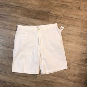 Casual white shorts size 32 brand new